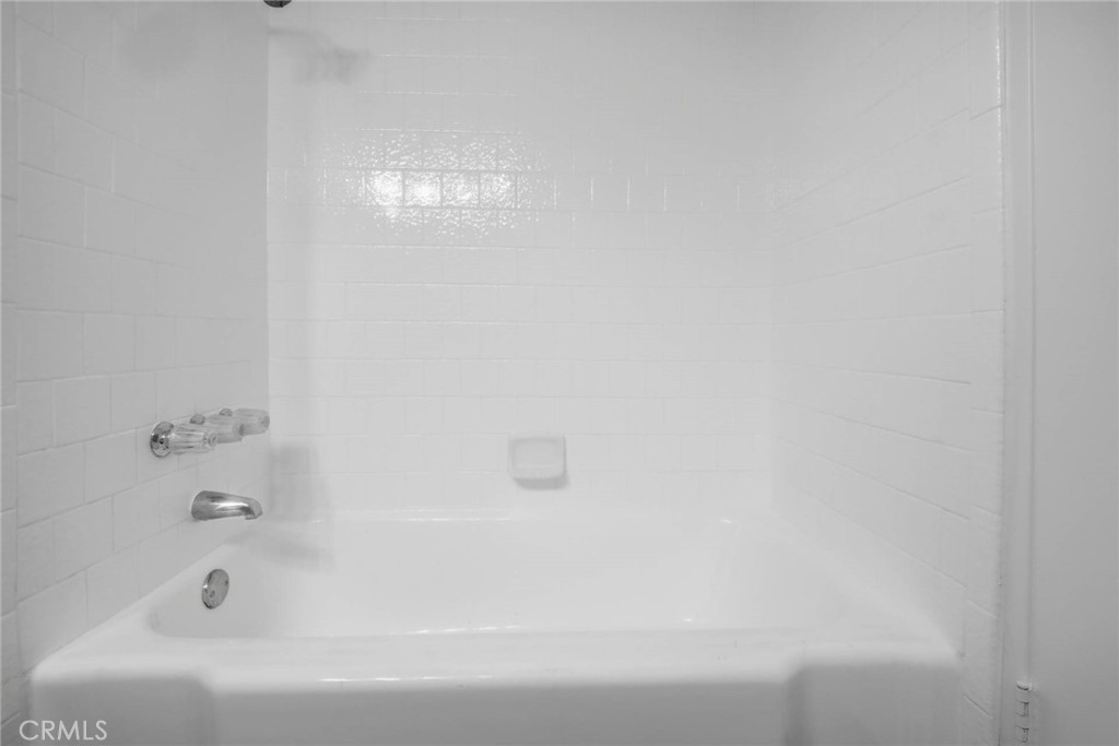 https://media.crmls.org/medias/5027ffd2-db8c-45ce-a4ad-93ca8892eb49.jpg?preset=X-Large