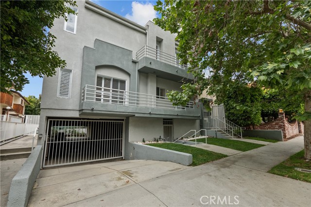 14441 Benefit Street, Sherman Oaks CA: https://media.crmls.org/medias/502849a5-fb91-4eb5-8900-6db13494df7d.jpg
