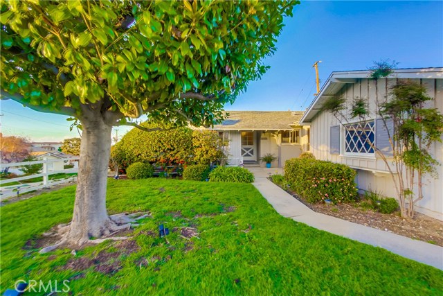 5753 Wildbriar Drive, Rancho Palos Verdes, California 90275, 3 Bedrooms Bedrooms, ,2 BathroomsBathrooms,Residential,Sold,Wildbriar,SB17035697