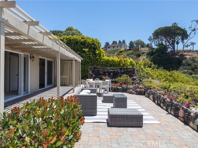 7250 Berry Hill Drive, Rancho Palos Verdes, California 90275, 4 Bedrooms Bedrooms, ,1 BathroomBathrooms,Residential,Sold,Berry Hill,PV22078990