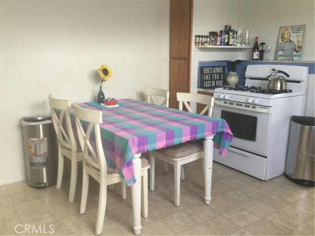 Detail Gallery Image 5 of 21 For 2315 J St, Eureka,  CA 95501 - 3 Beds | 2 Baths