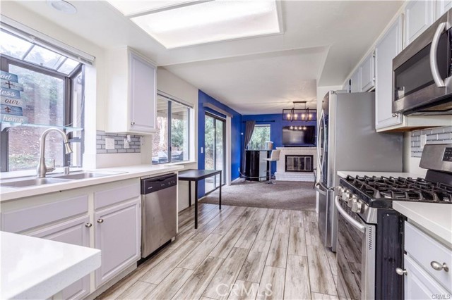 Detail Gallery Image 9 of 29 For 3108 Wellington Dr, Palmdale,  CA 93551 - 4 Beds | 3 Baths