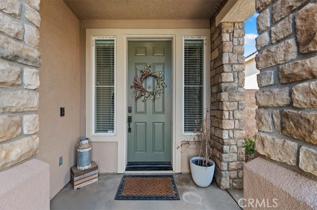 Detail Gallery Image 4 of 35 For 34073 Corktree, Lake Elsinore,  CA 92532 - 4 Beds | 2/1 Baths
