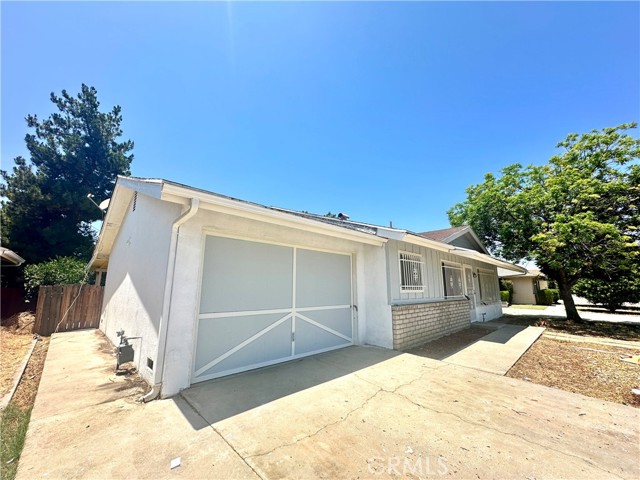 1185 Sapphire Place, Hemet CA: https://media.crmls.org/medias/5029bf76-99fe-4a97-aaaf-fd402e5385fa.jpg