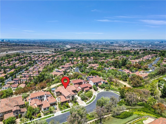 25 Village Way, Irvine CA: https://media.crmls.org/medias/5029c9ca-26b4-44ff-a9b6-a9971ed6dfb7.jpg