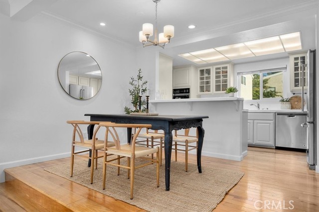 Detail Gallery Image 8 of 46 For 1006 Palm Ln, Redondo Beach,  CA 90278 - 2 Beds | 2 Baths