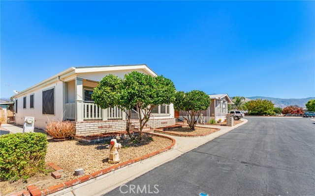 44725 E Florida Avenue, Hemet CA: https://media.crmls.org/medias/502c2031-5deb-46d0-9c95-b53c18492405.jpg