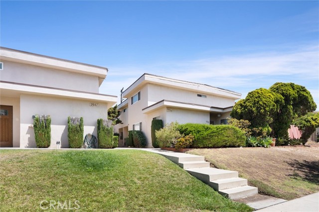 Detail Gallery Image 1 of 35 For 2935 W 235th St #3,  Torrance,  CA 90505 - 2 Beds | 1/1 Baths