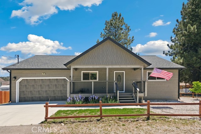 836 D Lane, Big Bear City CA: https://media.crmls.org/medias/502fedb3-7ac6-4b2f-bd82-06ee20957807.jpg