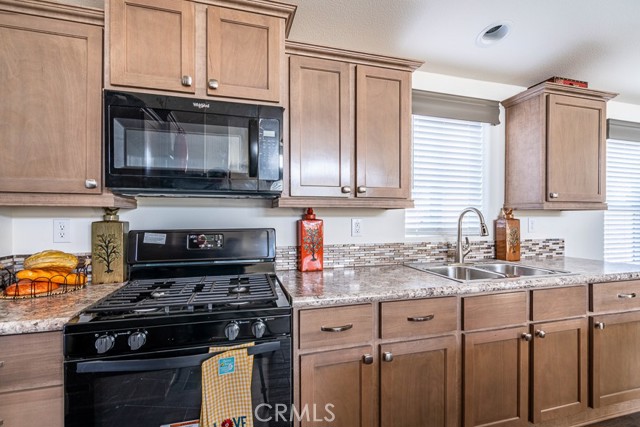 Detail Gallery Image 8 of 28 For 25382 Wanda Ln, Hemet,  CA 92544 - 3 Beds | 2 Baths