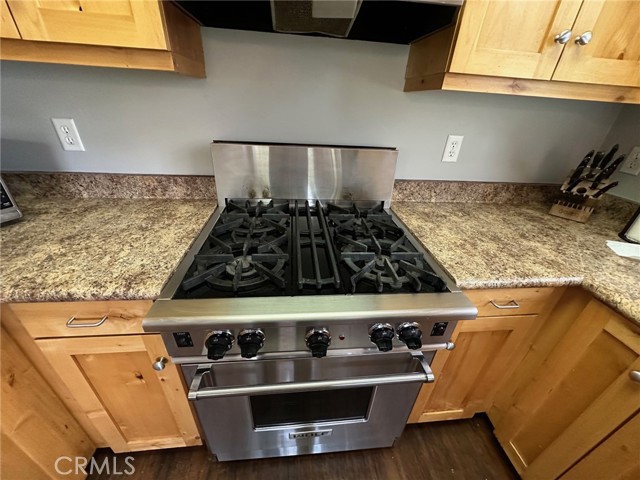 Detail Gallery Image 12 of 34 For 2551 Rim of the World Dr, Running Springs,  CA 92382 - 3 Beds | 2 Baths