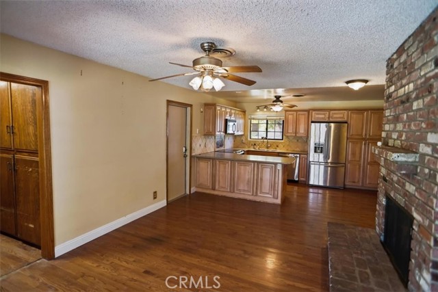 Detail Gallery Image 6 of 15 For 43770 Lively, Lancaster,  CA 93536 - 4 Beds | 2 Baths