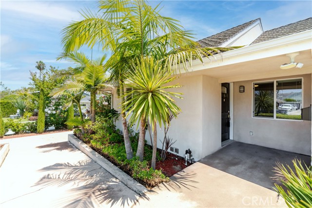 Detail Gallery Image 3 of 50 For 3822 S Cloverdale Ave, Los Angeles,  CA 90008 - 5 Beds | 3 Baths