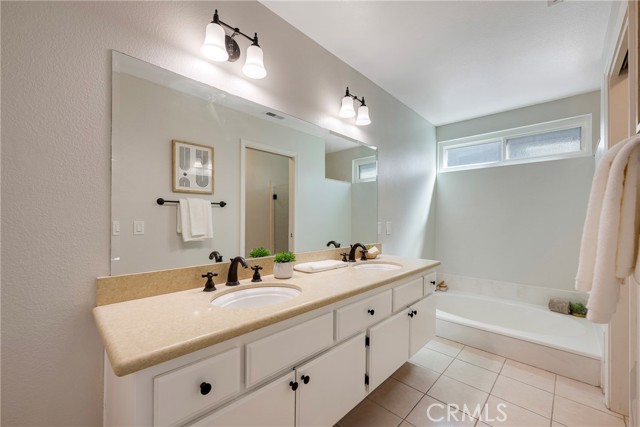 Detail Gallery Image 25 of 48 For 21182 via Este, Yorba Linda,  CA 92887 - 2 Beds | 2 Baths