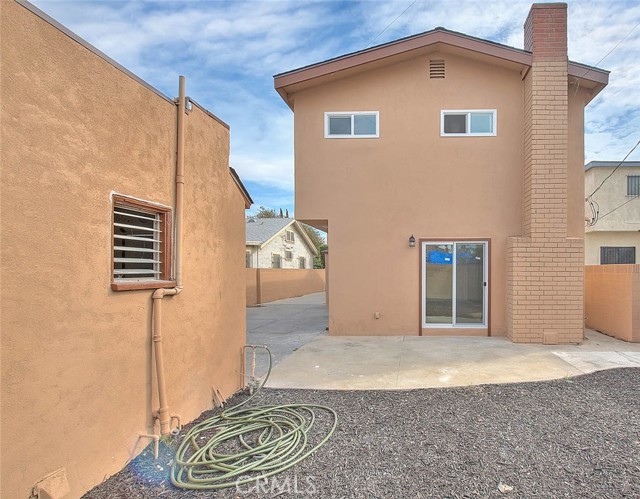 547 W 106th Street, Los Angeles CA: https://media.crmls.org/medias/503297bf-7139-4a04-8cde-553bda9ede41.jpg