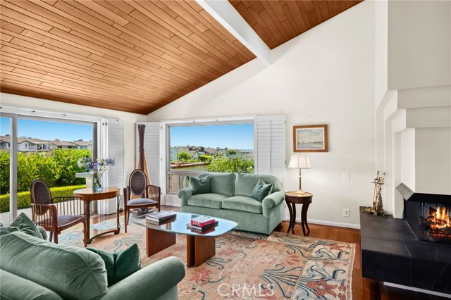 Detail Gallery Image 13 of 37 For 15 Skysail Dr, Corona Del Mar,  CA 92625 - 2 Beds | 2 Baths