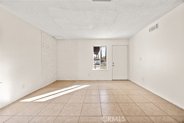 Detail Gallery Image 4 of 32 For 3521 W Avenue K13, Lancaster,  CA 93536 - 4 Beds | 2 Baths