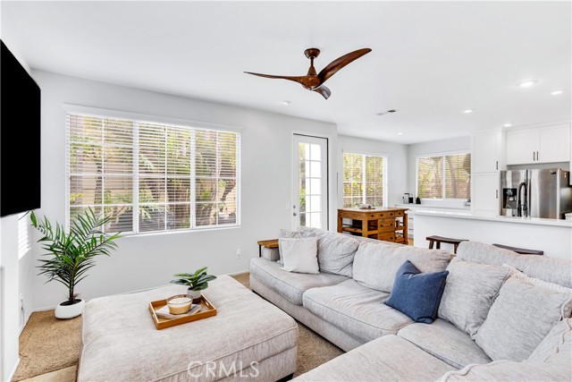 64 Vista del Valle, Aliso Viejo CA: https://media.crmls.org/medias/5033d7a2-9fd8-431c-b2a6-0efb4aafe4f9.jpg