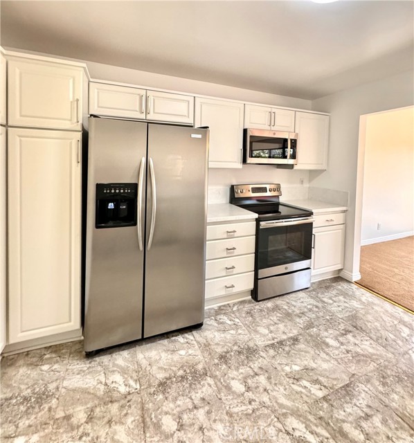 Detail Gallery Image 5 of 40 For 5001 E Atherton St #402,  Long Beach,  CA 90815 - 3 Beds | 2 Baths