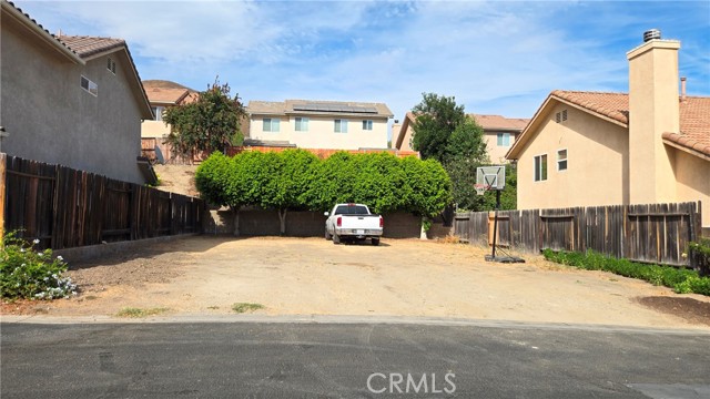 Detail Gallery Image 14 of 26 For 11852 N Birch Grove, Sylmar,  CA 91342 - 5 Beds | 3/1 Baths
