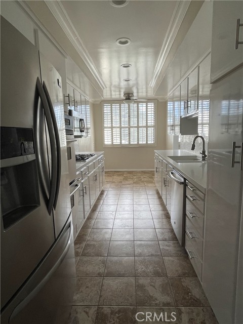 Detail Gallery Image 12 of 35 For 14521 Benefit St #306,  Sherman Oaks,  CA 91403 - 2 Beds | 2 Baths