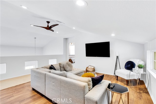 64 Vista del Valle, Aliso Viejo CA: https://media.crmls.org/medias/50358564-26bb-4f7f-8c3f-6df75b3a4467.jpg