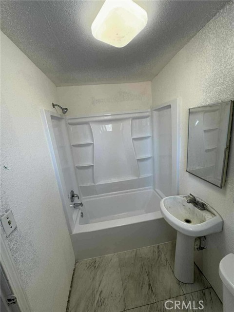 Detail Gallery Image 2 of 13 For 9154 Laurel Ave, Fontana,  CA 92335 - 6 Beds | 2 Baths