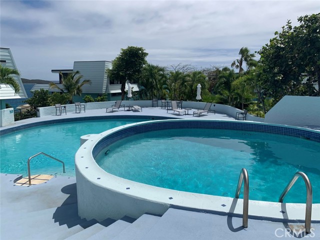 87 Palm Beach Court, Dana Point CA: https://media.crmls.org/medias/50361141-a392-455d-9e77-caa7c81ef0b5.jpg