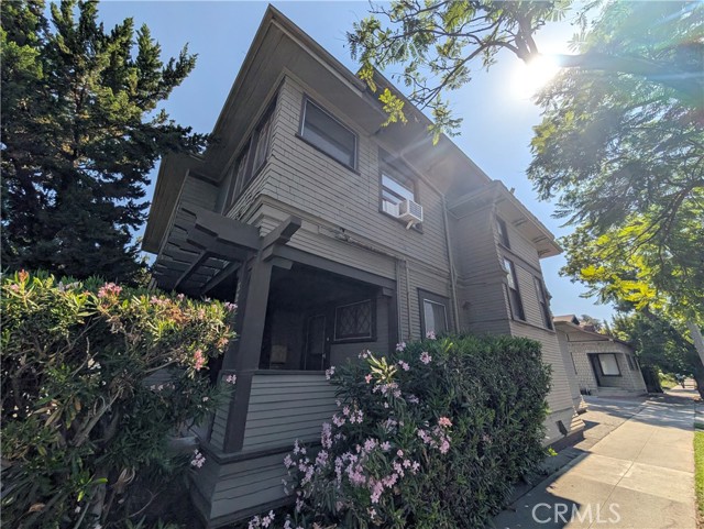 Detail Gallery Image 8 of 11 For 325 S Los Robles Ave, Pasadena,  CA 91101 - – Beds | – Baths