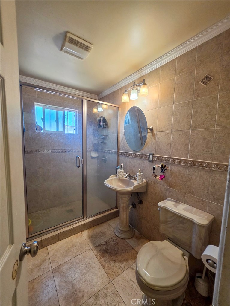 https://media.crmls.org/medias/5036a8b4-c6b7-43e5-92bd-4d54efcd52b3.jpg?preset=X-Large