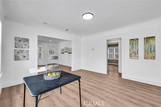 820 S Van Ness Avenue, Santa Ana CA: https://media.crmls.org/medias/5036c3fb-38a8-4147-b680-f74eaba4f912.jpg