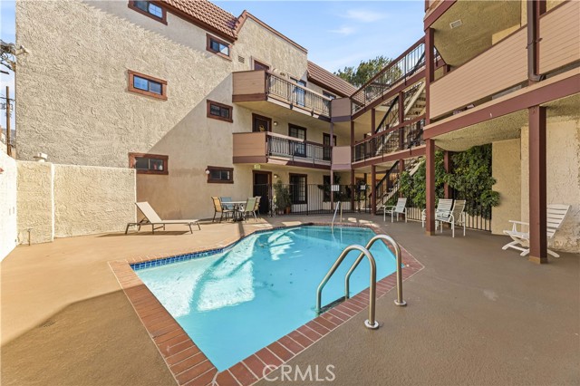 Detail Gallery Image 21 of 24 For 260 S 6th St #G,  Burbank,  CA 91501 - 2 Beds | 2 Baths