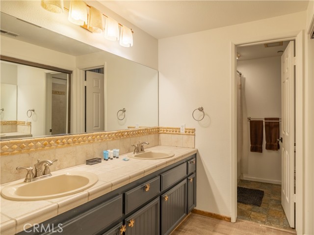 Detail Gallery Image 18 of 31 For 39802 Lakeview Dr #26,  Big Bear Lake,  CA 92315 - 2 Beds | 2/1 Baths