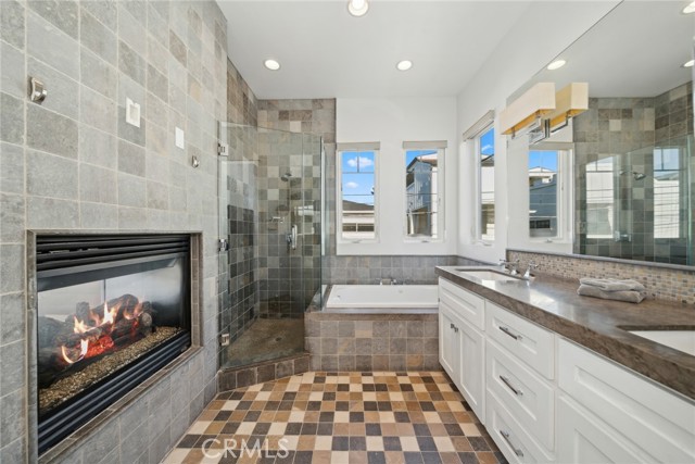 Detail Gallery Image 18 of 24 For 417 1/2 Poinsettia Ave, Corona Del Mar,  CA 92625 - 2 Beds | 2/1 Baths