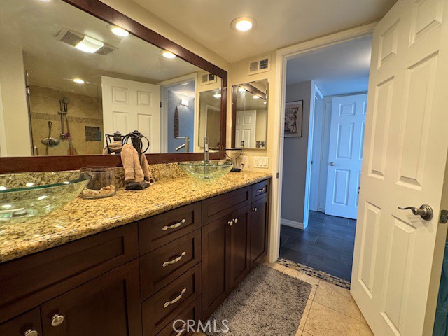 Detail Gallery Image 9 of 12 For 21692 Ocean Vista Dr a,  Laguna Beach,  CA 92651 - 2 Beds | 1 Baths