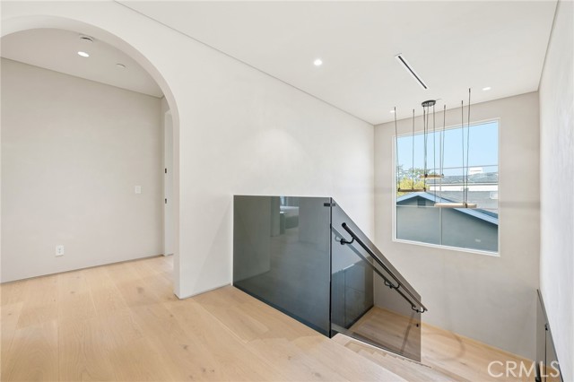 Detail Gallery Image 21 of 41 For 16782 Otsego, Encino,  CA 91436 - 6 Beds | 6/1 Baths