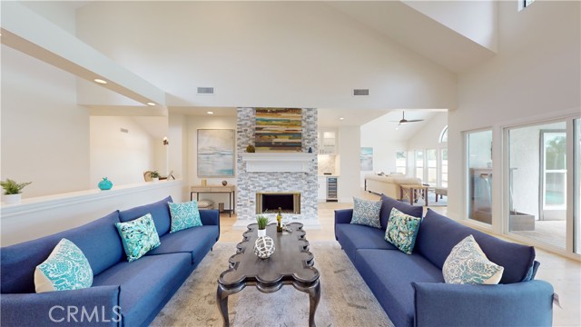 Detail Gallery Image 11 of 56 For 370 Cherry Hills Ct, Thousand Oaks,  CA 91320 - 3 Beds | 3/1 Baths