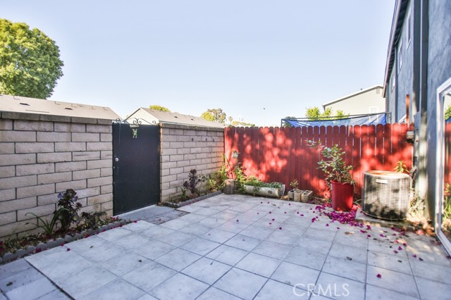 Detail Gallery Image 9 of 10 For 7114 Santa Isabel Cir, Buena Park,  CA 90620 - 3 Beds | 1/1 Baths