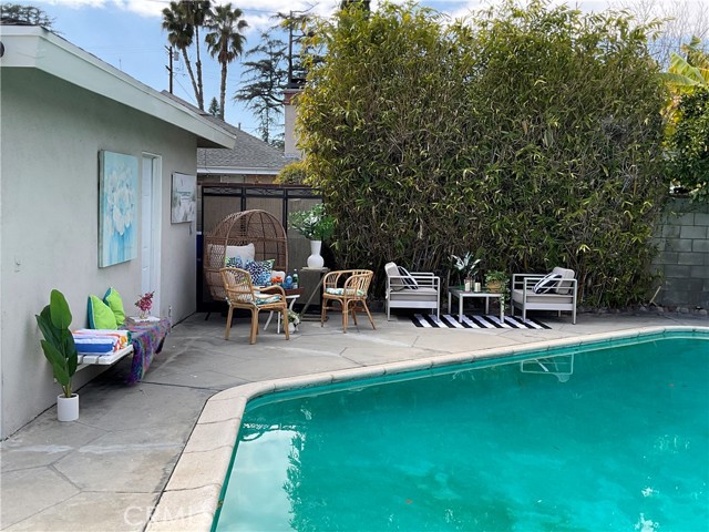 pool area casual seating