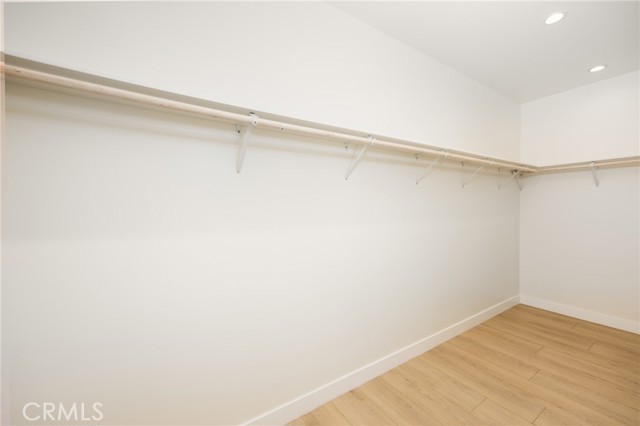914 N Catalina Street, Burbank CA: https://media.crmls.org/medias/5039779b-e42e-4b2c-a8c3-a33ef6e37e7e.jpg