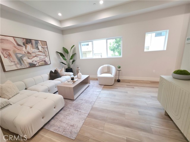 Image 1 of 41 For 1821 Westholmes Ave Avenue 1821