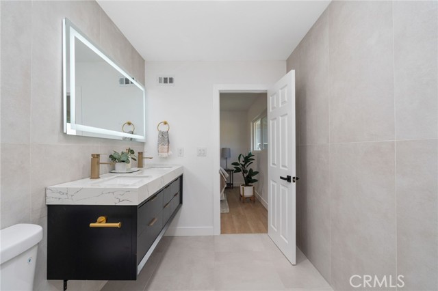 Detail Gallery Image 26 of 30 For 2076 N Diamond, Orange,  CA 92867 - 4 Beds | 2 Baths