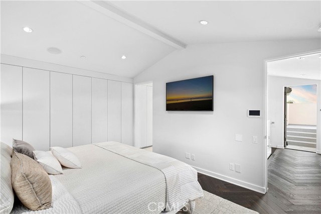 3731 5th Avenue, Corona del Mar CA: https://media.crmls.org/medias/503a1117-abed-4d13-9adb-8ffe1dad59c8.jpg