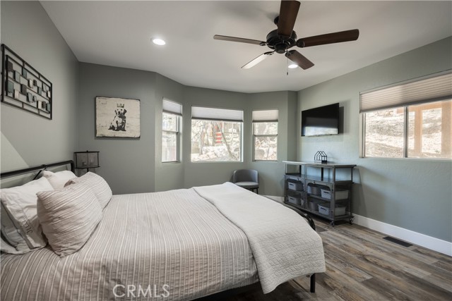 Detail Gallery Image 27 of 36 For 1315 Sequoia Dr, Lake Arrowhead,  CA 92352 - 3 Beds | 2 Baths