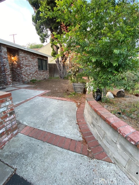 9709 Cabanas Avenue, Tujunga CA: https://media.crmls.org/medias/503ab117-3ab9-4d7f-b40c-ed919155411a.jpg