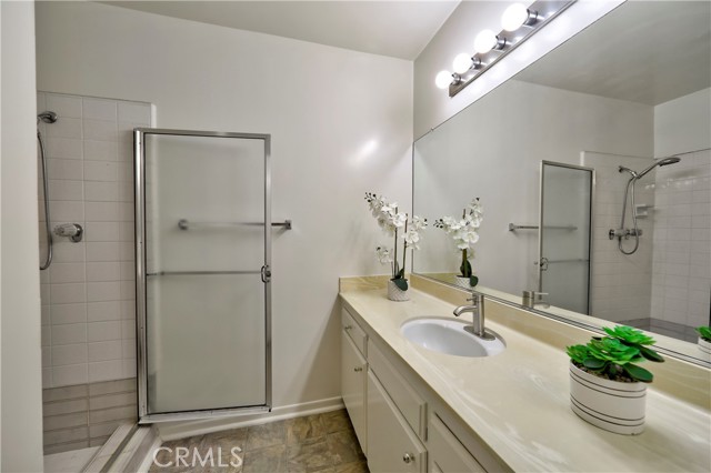 14141 Dickens, Sherman Oaks CA: https://media.crmls.org/medias/503c1523-2ffa-4022-a237-9d744aaa4fc8.jpg