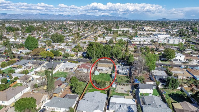 6851 Lubao Avenue, Winnetka CA: https://media.crmls.org/medias/503c2104-92b5-4cf9-b57b-0ec7598bb215.jpg