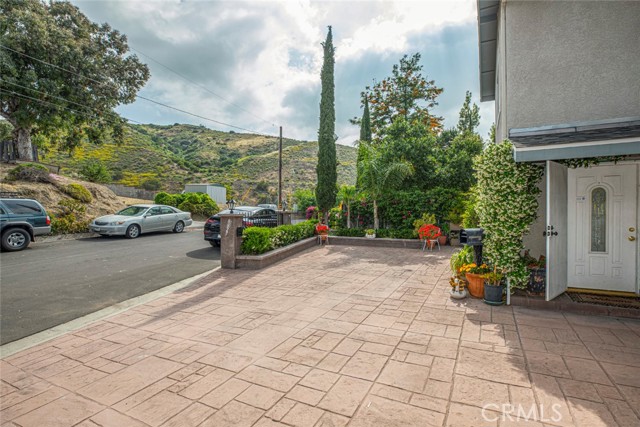 8827 Yates Street photo 3