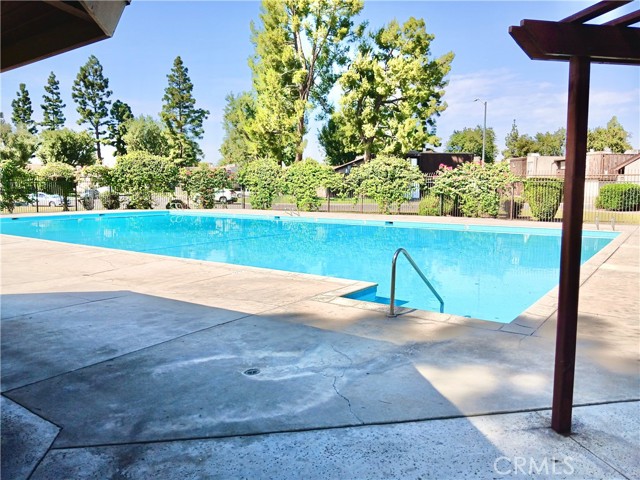 Detail Gallery Image 15 of 16 For 2617 Pinon Springs Cir #B,  Bakersfield,  CA 93309 - 2 Beds | 2 Baths