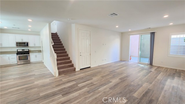 Detail Gallery Image 4 of 26 For 8614 Founders Grove, Chino,  CA 91708 - 3 Beds | 2/1 Baths